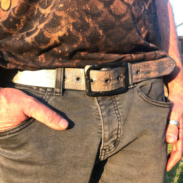 Funki Dirti Daffi  - Ultra Distressed leather Belt in SILVER