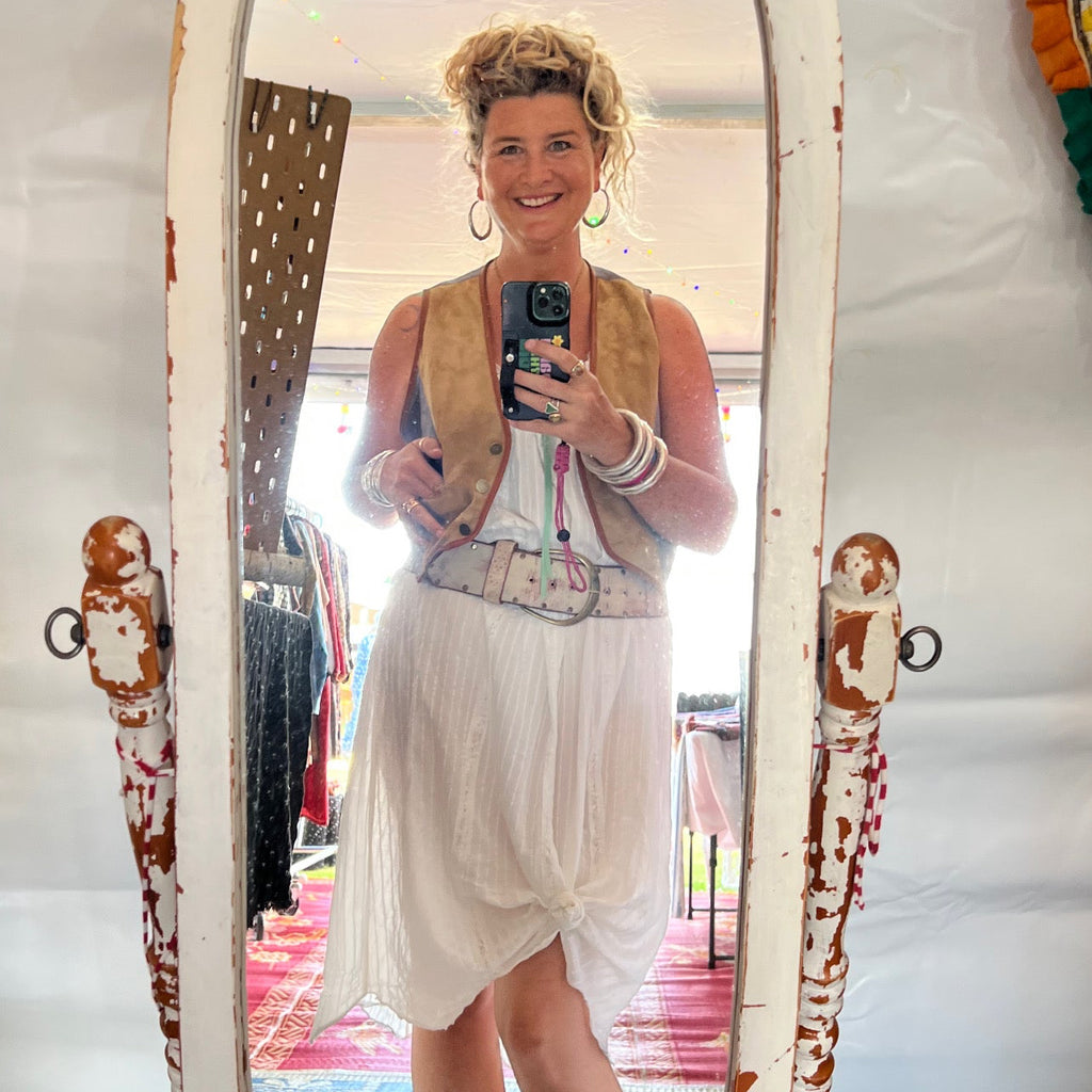 Ainsley’s Cream Stud Hippi