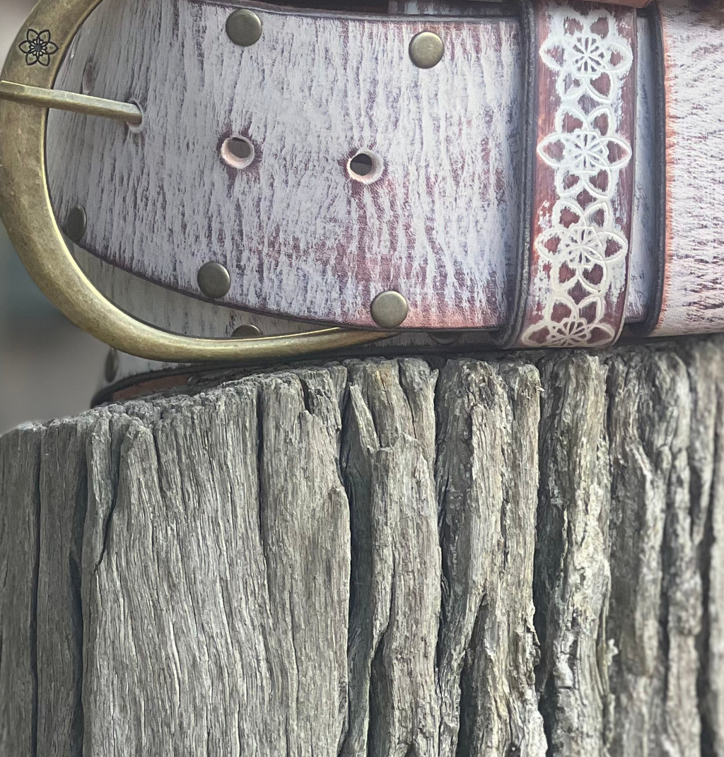 Ainsley’s Cream Stud Hippi