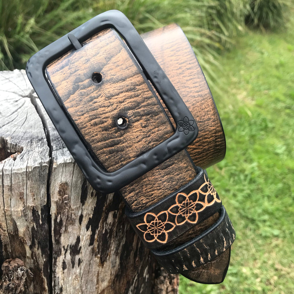 ‘GROOVI' CURVE Belt Onyx DiRTi Daffi