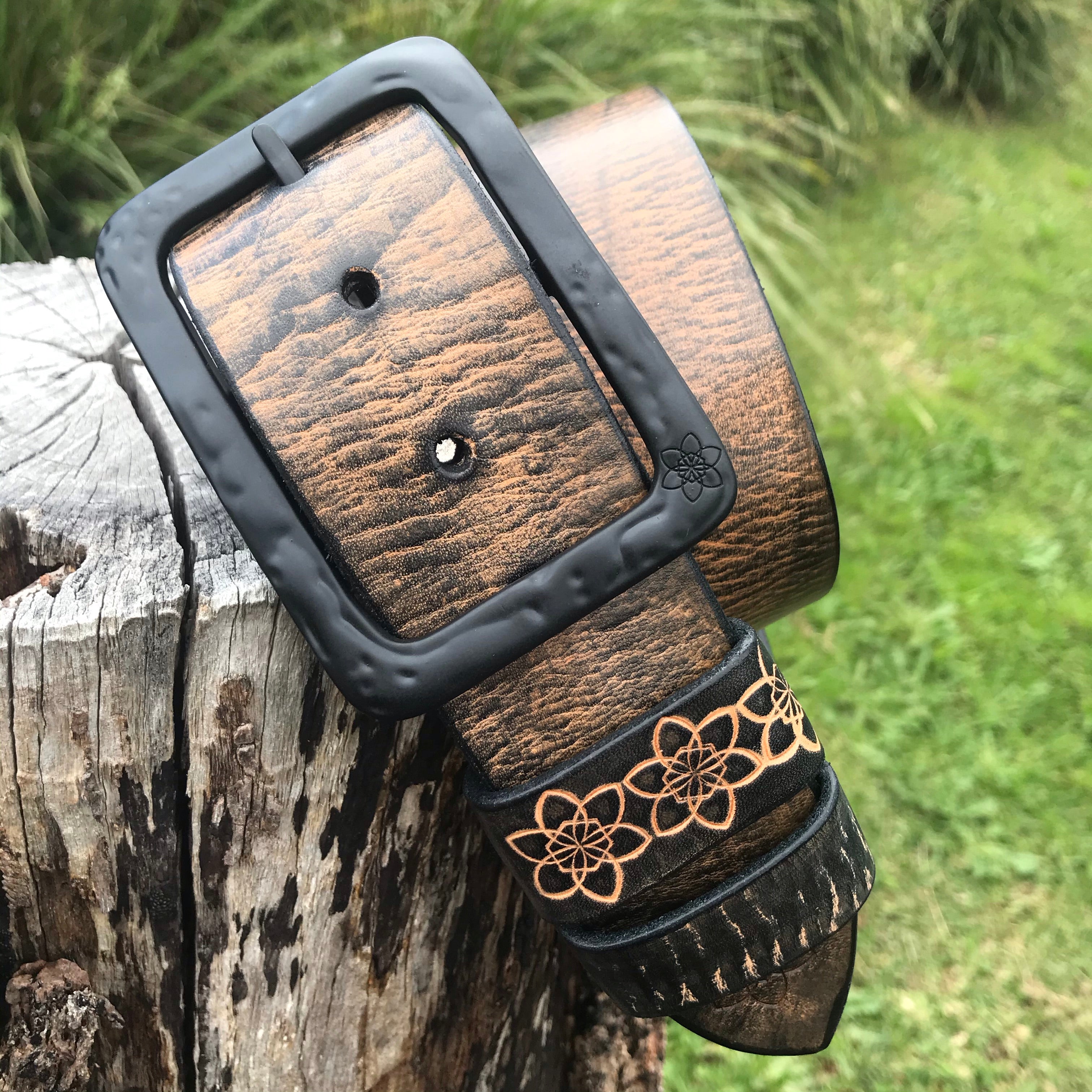 ‘GROOVI' CURVE Belt Onyx DiRTi Daffi