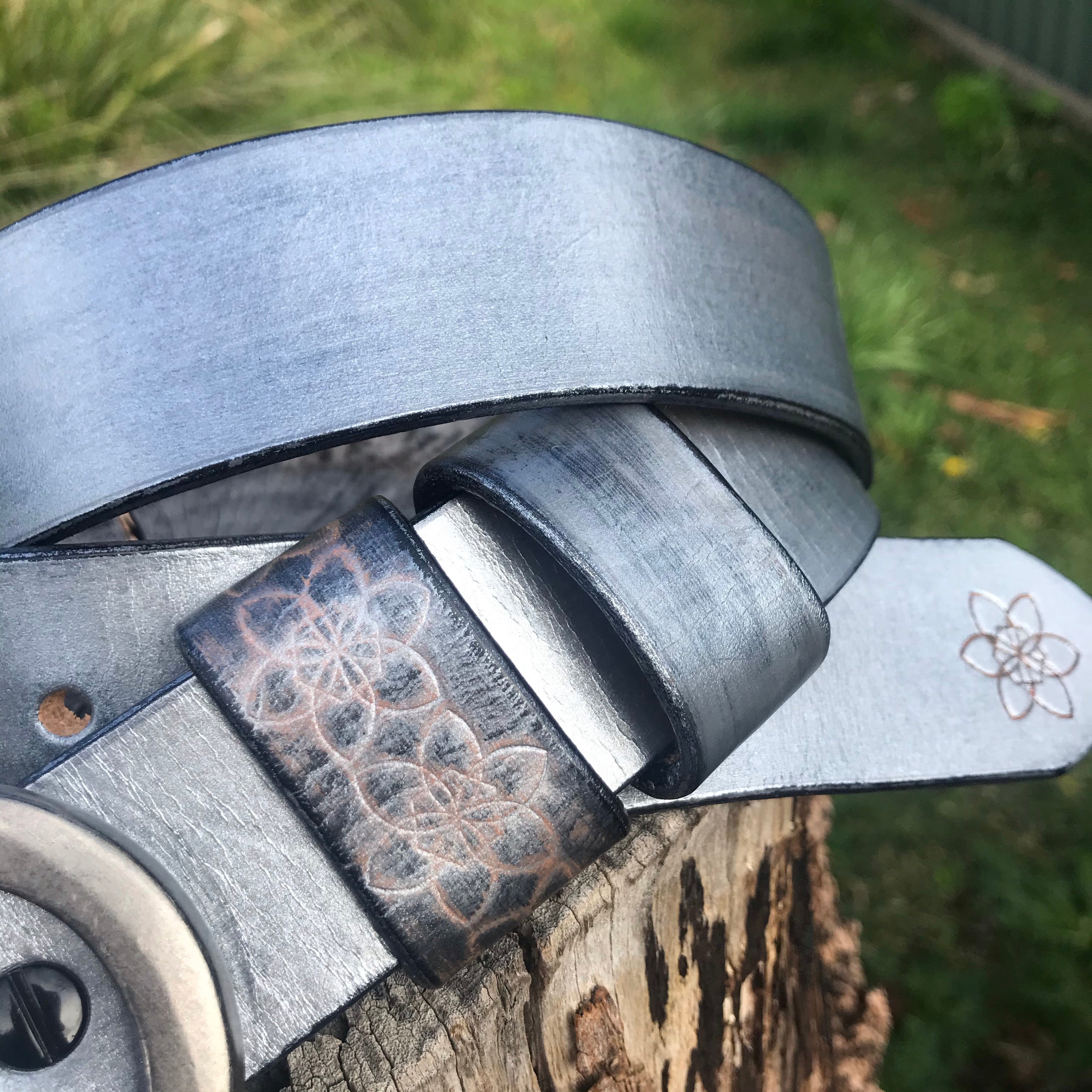 Distressed Leather SILVER  'Funki'  Belt