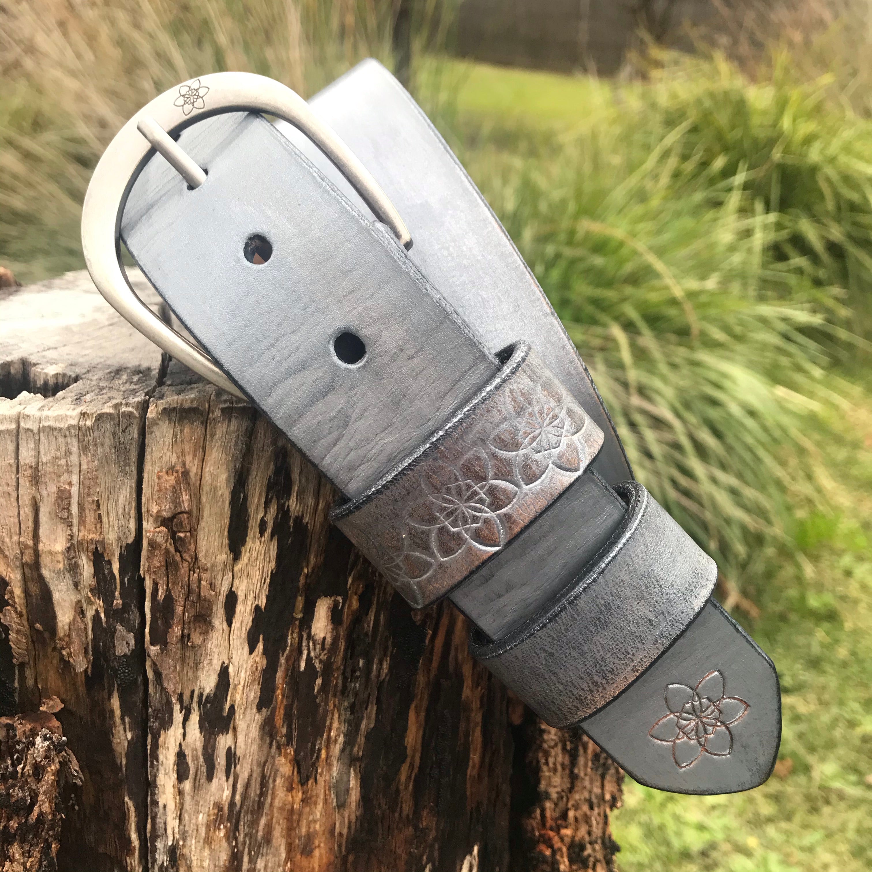 Distressed Leather SILVER  'Funki'  Belt